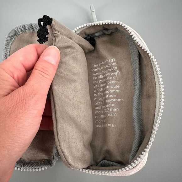 Athleta Rewards White Leather Travel Pouch Sunglasses case bag - Picture 4 of 7